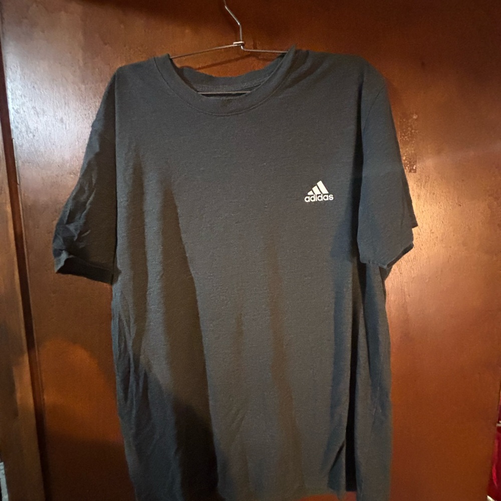 Adidas Men's black Tee large